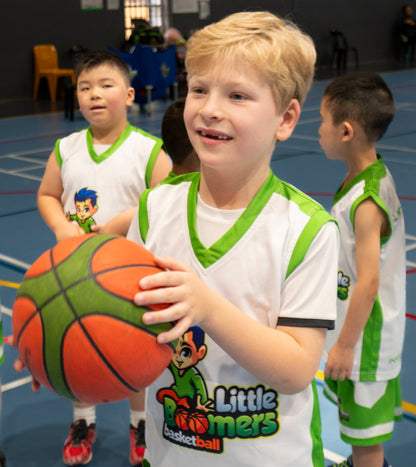 Basketball – Size 5 (Ages 6-8)